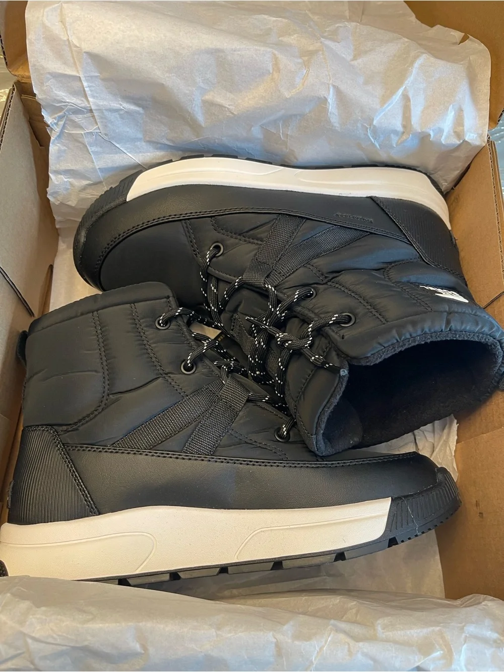 NWB Sorel women’s Whitney lll mid waterproof boots black size 8.5